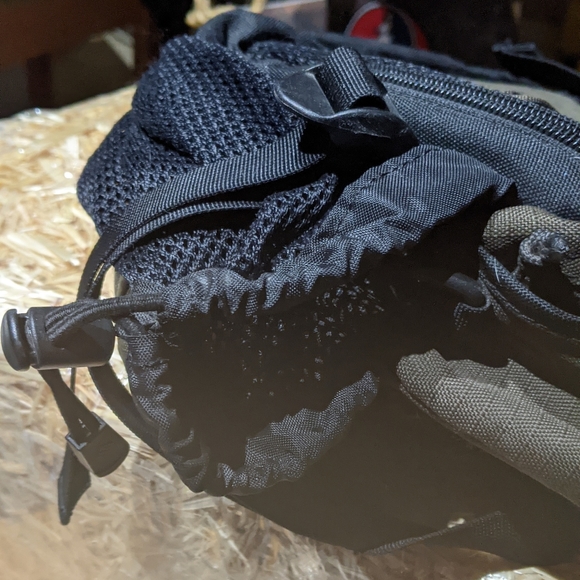 Columbia Large Hiking Fanny Pack - Picture 8 of 13